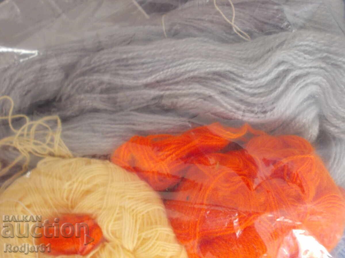 Livrarea De la dulapul bunicii - fire de tricotat