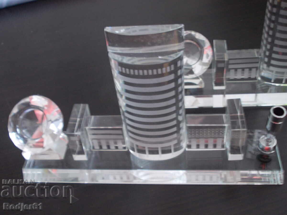 за дома - преспапие, статуетка, украшение 2 бр с цена 20.00 лв. | € 10.23 за дома - преспапие, статуетка, украшение 2 бр с цена 20.00 лв. | € 10.23