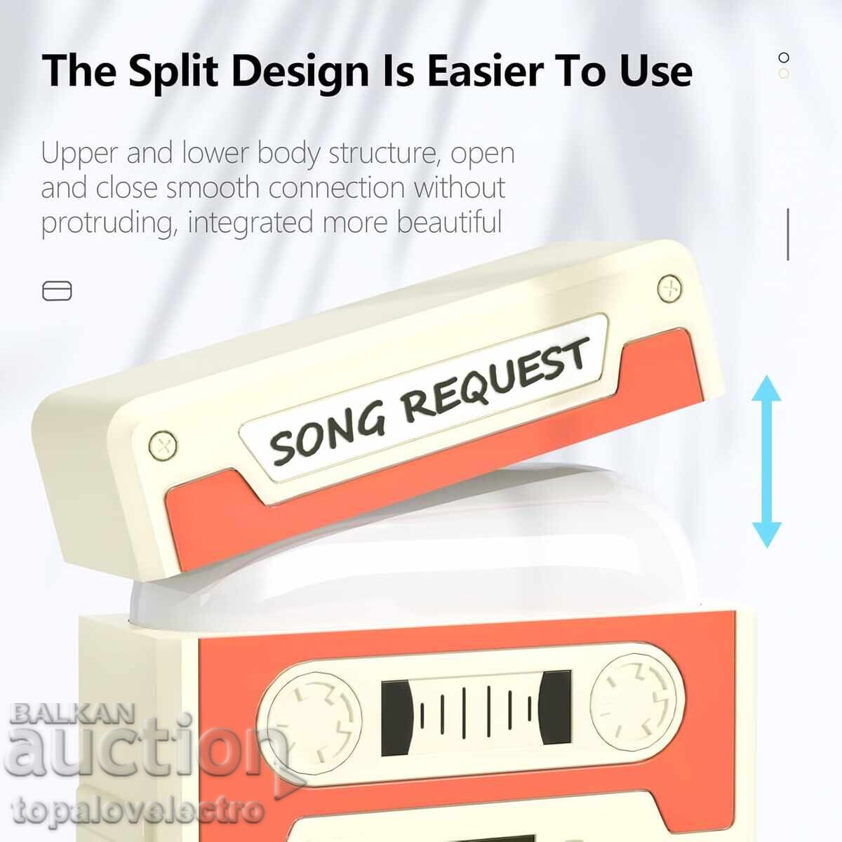 Доставка на НОВ! Ретро касетъчен кейс за AirPods Pro 2 + почистваща писа