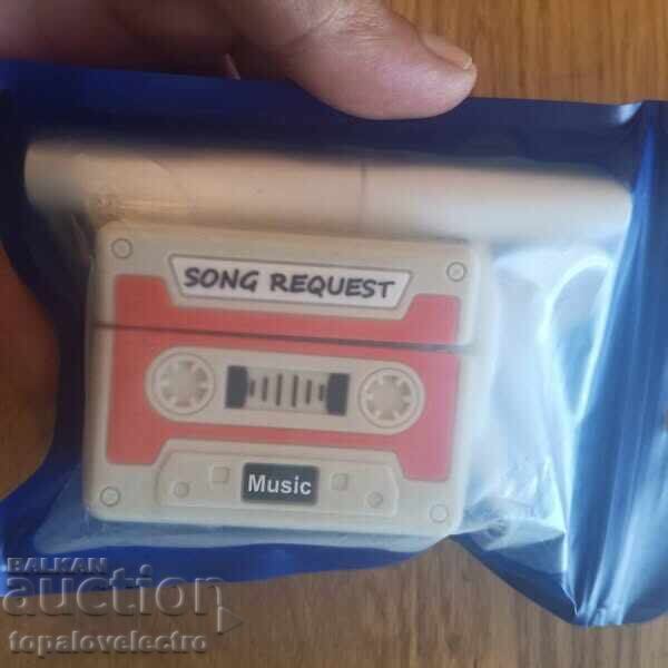 НОВ! Ретро касетъчен кейс за AirPods Pro 2 + почистваща писа - 6