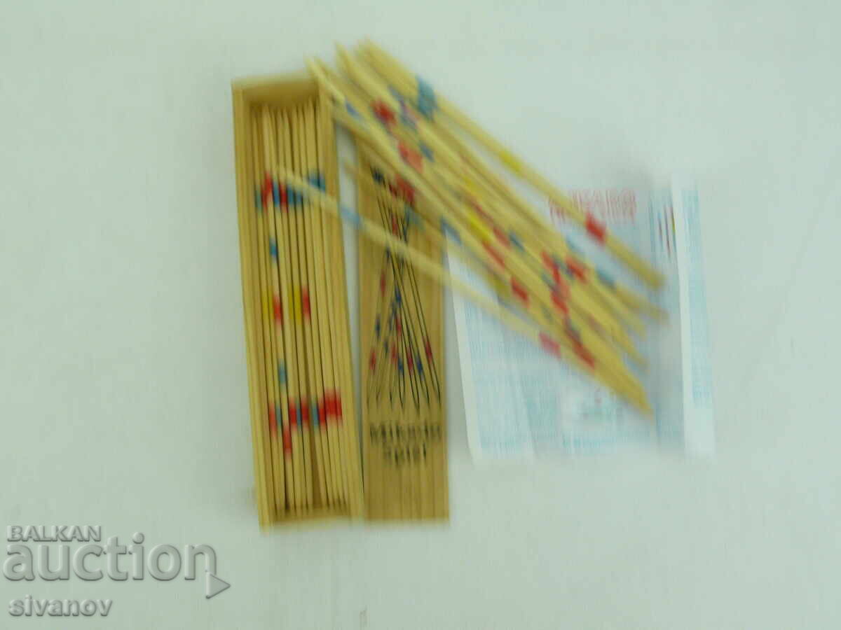 Стара игра микадо в дървена кутия MIKADO SPIEL #2525 с цена 12.99 лв. | € 6.64 Стара игра микадо в дървена кутия MIKADO SPIEL #2525 с цена 12.99 лв. | € 6.64