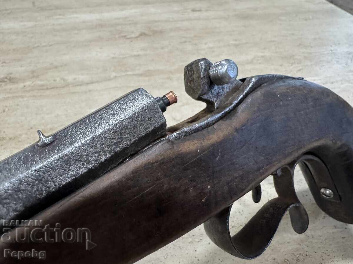 Delivery of Rare capsule gun, pistol, revolver