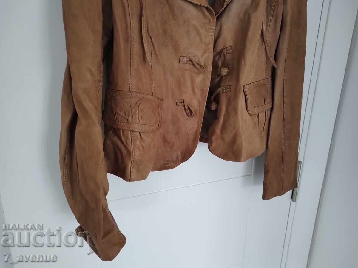 Women's Leather Jacket ARMANI beautiful. 13.10.25 with price € 101.75 | 199.01 BGN
