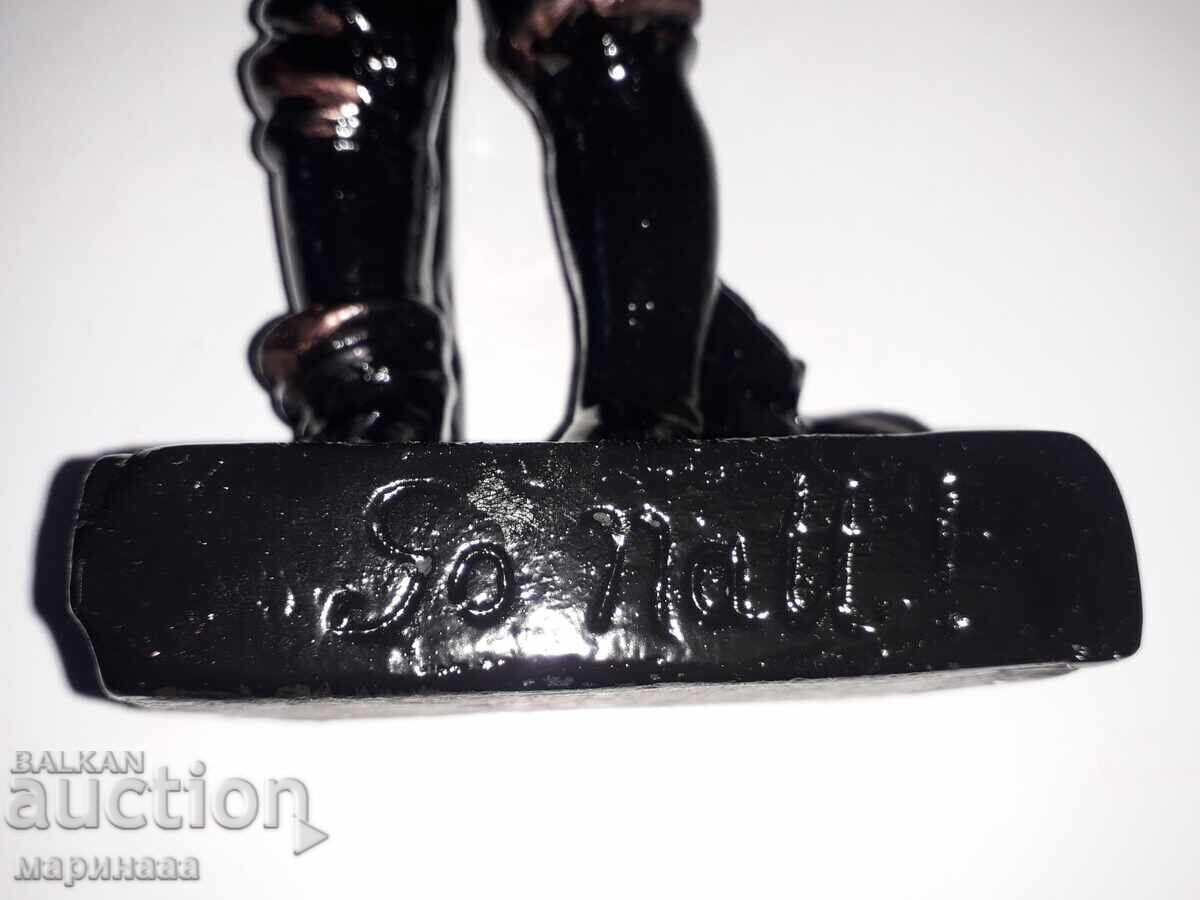 Доставка на СТАРА МАСИВНА ФИГУРА. ГИПС