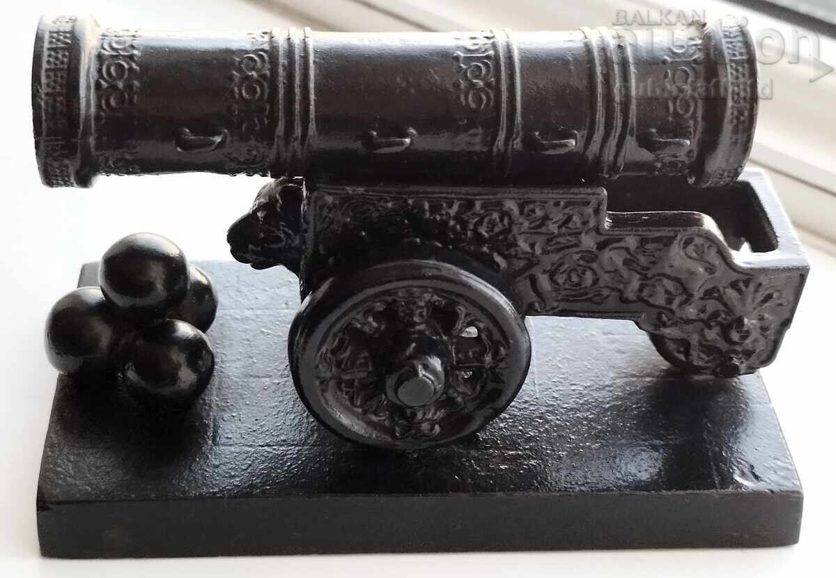 Old cast iron statuette "Tsar Top", Kasli, 1979, USSR with price 160.00 BGN | € 81.81 Old cast iron statuette "Tsar Top", Kasli, 1979, USSR with price 160.00 BGN | € 81.81