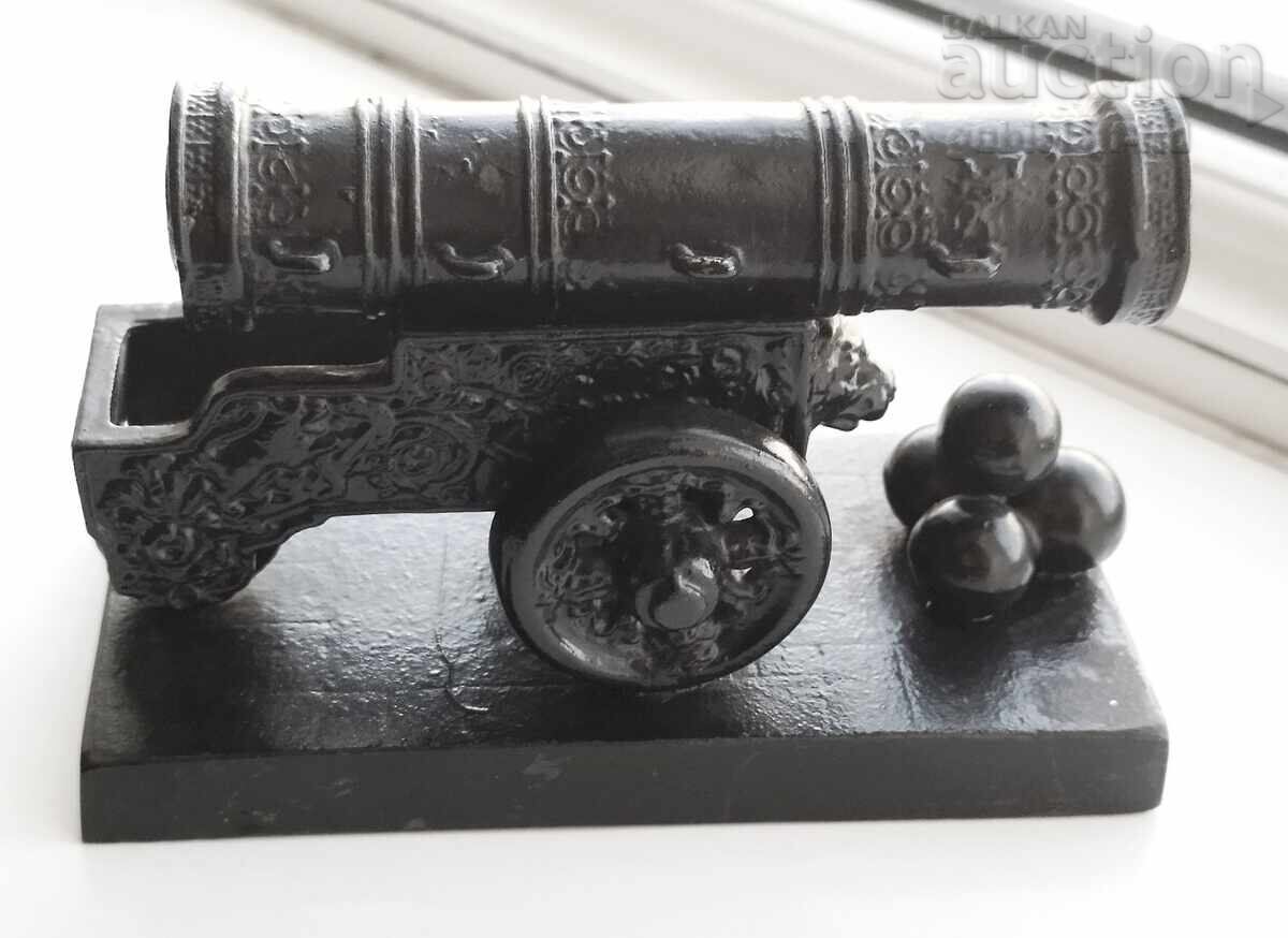 Old cast iron statuette "Tsar Top", Kasli, 1979, USSR Old cast iron statuette "Tsar Top", Kasli, 1979, USSR