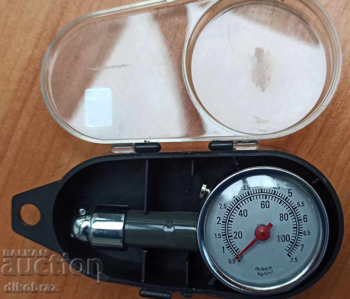 Metal tire pressure gauge WERT - for 2 €uro