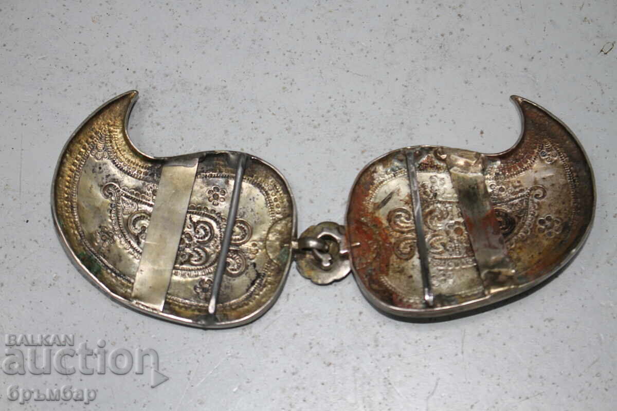 Delivery of Antique forged silver buckles with partial mercury gilding Delivery of Antique forged silver buckles with partial mercury gilding