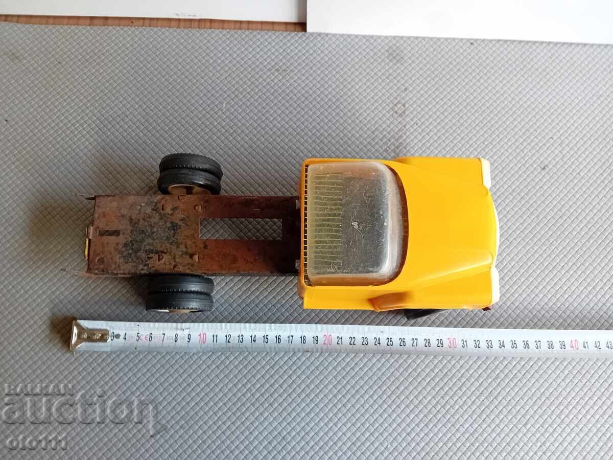 JUCĂRIE VECHE ZIL - URSS cu preț € 25.00 | 48.90 BGN