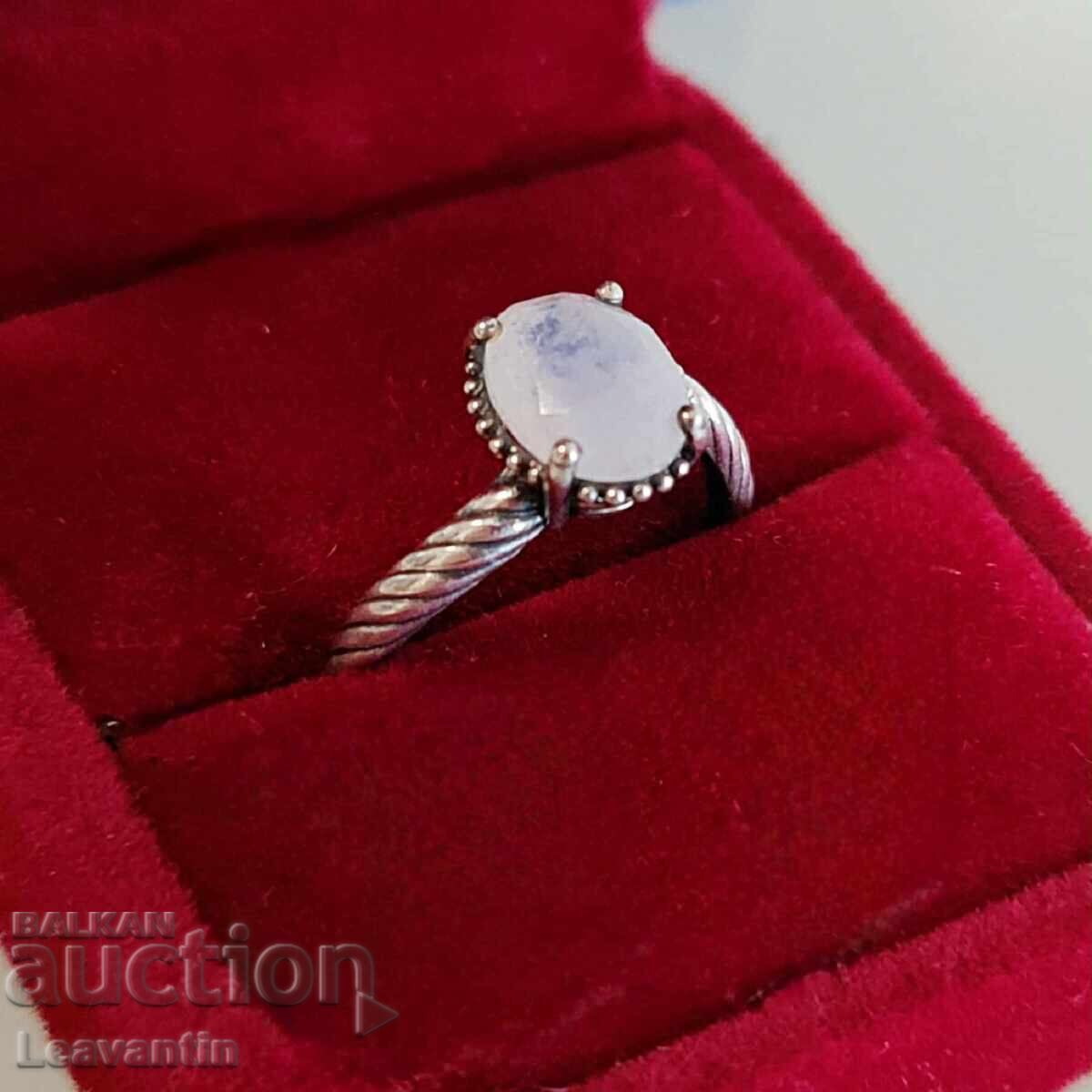 Delivery of Silver ring with Moonstone