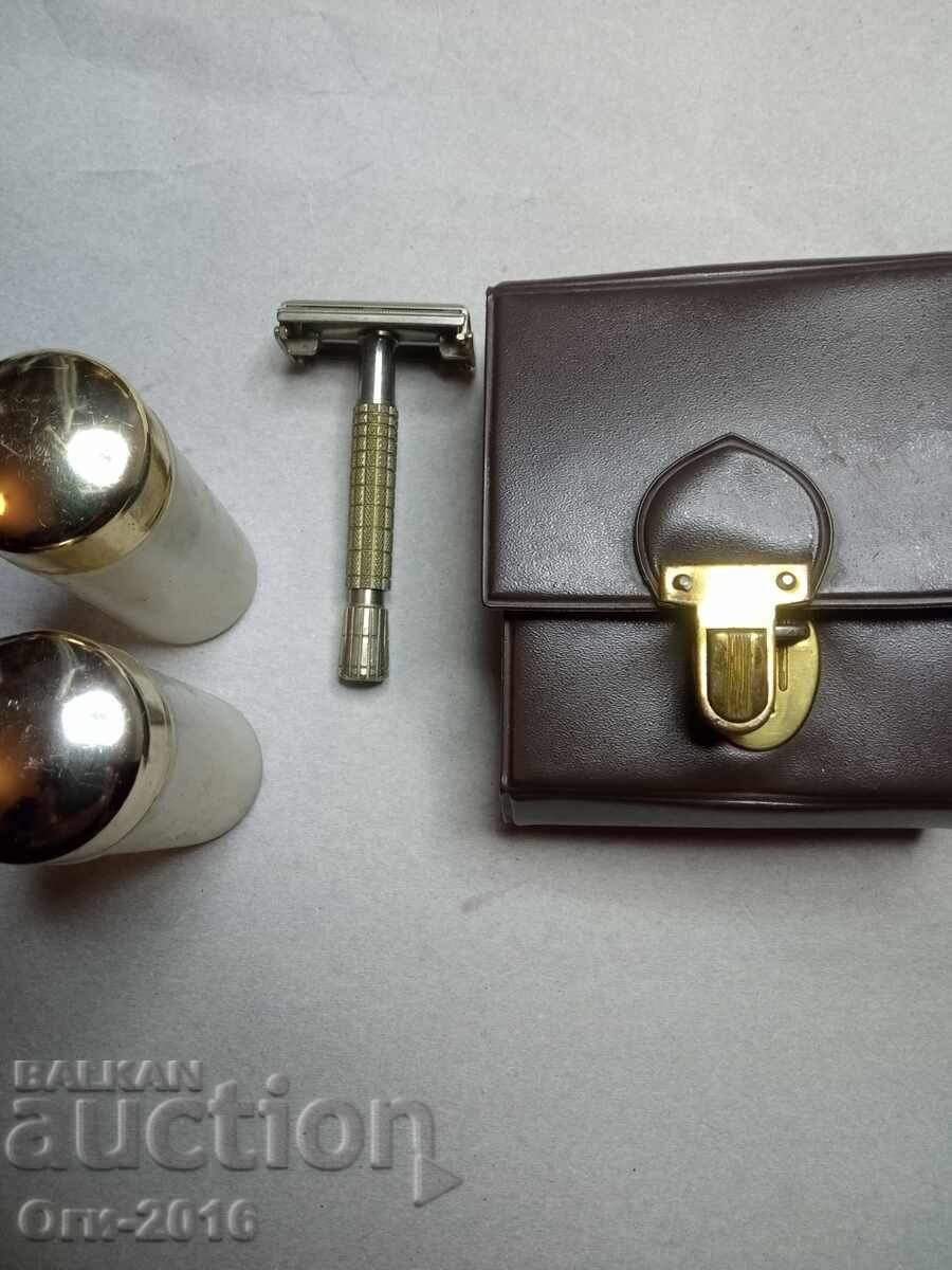 Aparat de ras vechi retro cu preț 35.00 BGN | € 17.90 Aparat de ras vechi retro cu preț 35.00 BGN | € 17.90