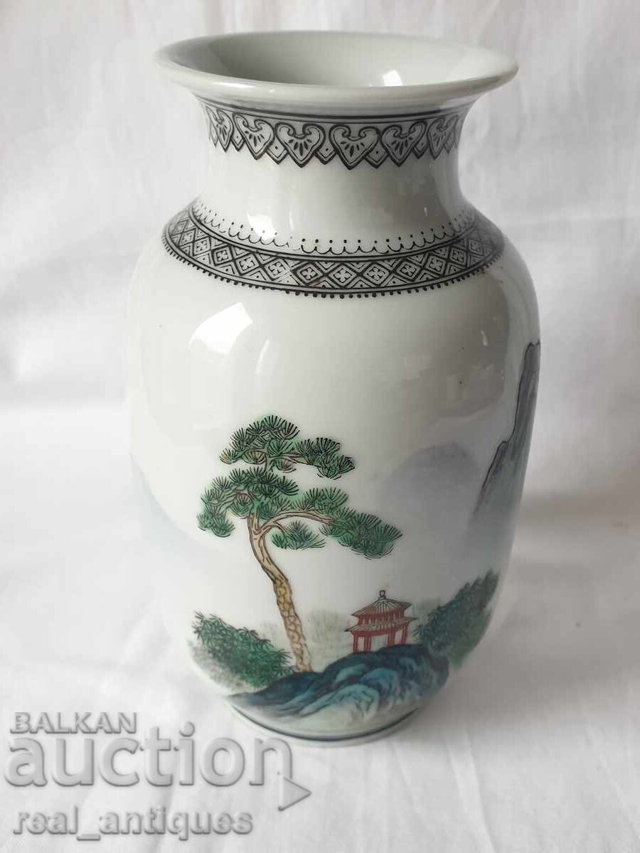 Porcelain vase - Japan
