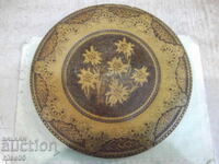 Farfurie din lemn din perioada comunistă, pirogravată