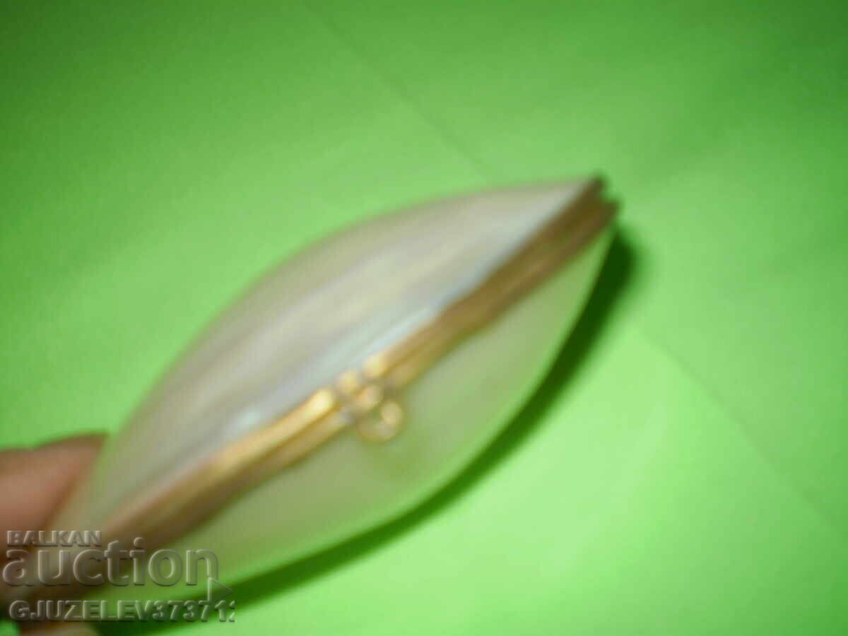 Παράδοση Πορτοφόλι/θήκη κοσμημάτων από όστρακο μαργαριταριού με ορειχάλκινα εξαρτήματα