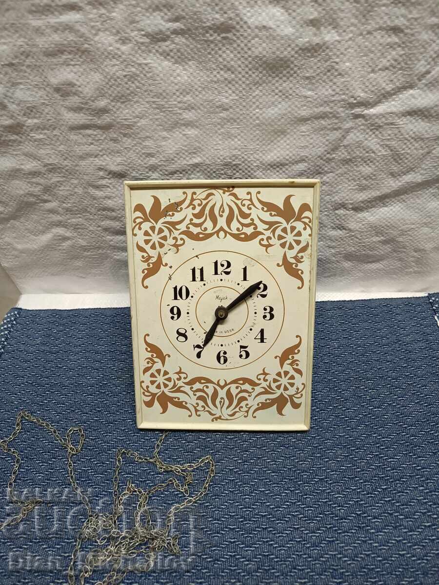 Ceas de perete Far cu preț 35.00 BGN | € 17.90 Ceas de perete Far cu preț 35.00 BGN | € 17.90