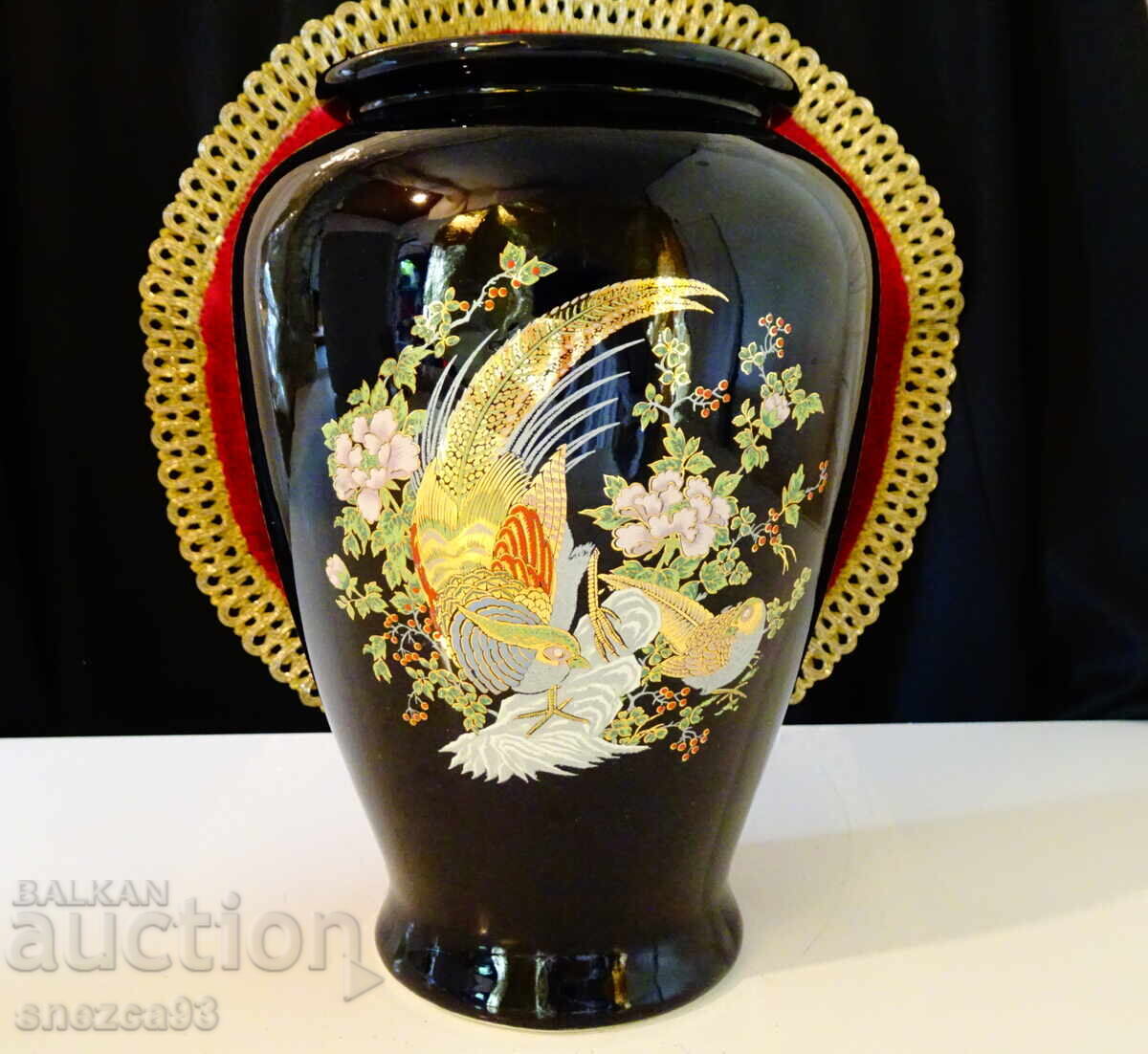 Ваза японски порцелан,злато,кобалт,фазани. с цена 59.00 лв. | € 30.17 Ваза японски порцелан,злато,кобалт,фазани. с цена 59.00 лв. | € 30.17