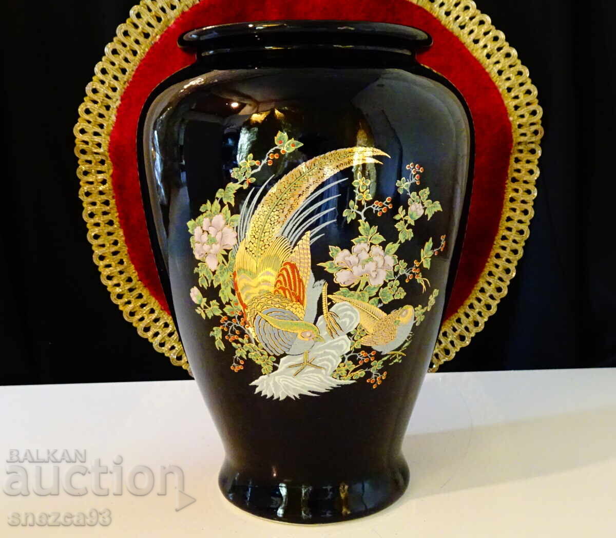 Ваза японски порцелан,злато,кобалт,фазани. Ваза японски порцелан,злато,кобалт,фазани.