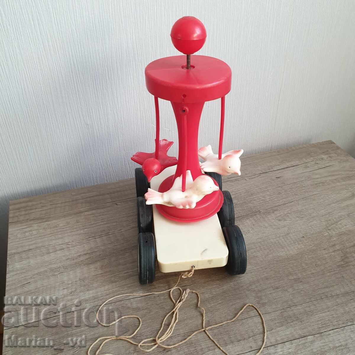 Соц детска играчка летящи птици на колела Соц детска играчка летящи птици на колела