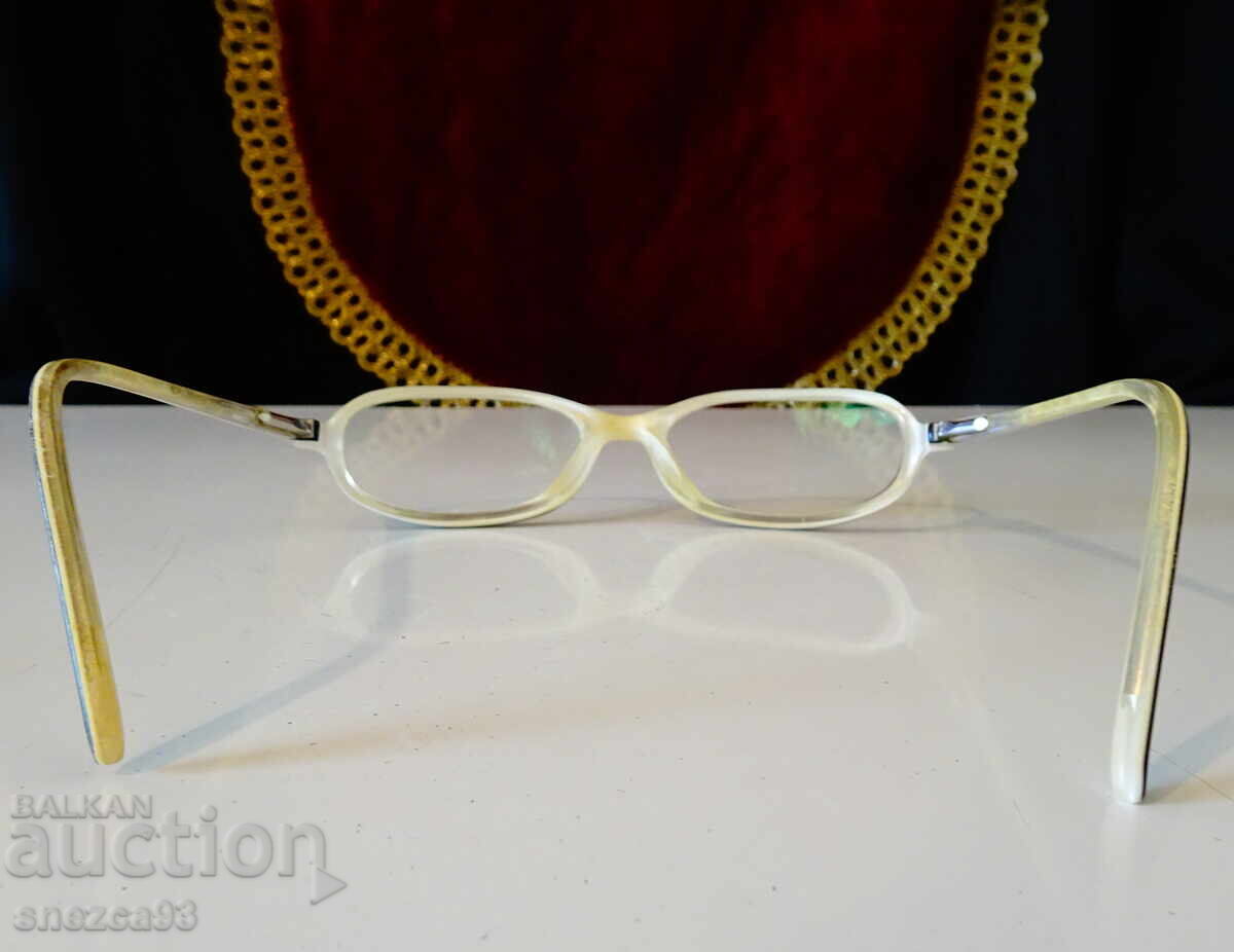 Δημοπρασία Διορθωτικά γυαλιά με φακούς και γυαλιά ηλίου