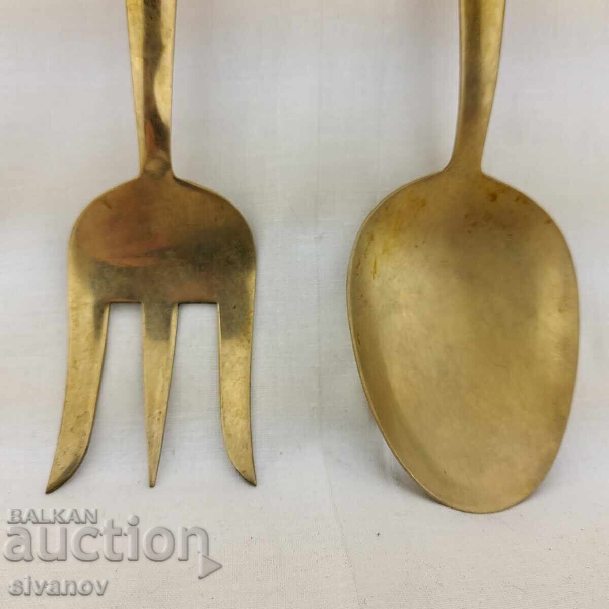 Set interesant de furculiță și lingură pentru servire #2651 cu preț 19.99 BGN | € 10.22 Set interesant de furculiță și lingură pentru servire #2651 cu preț 19.99 BGN | € 10.22