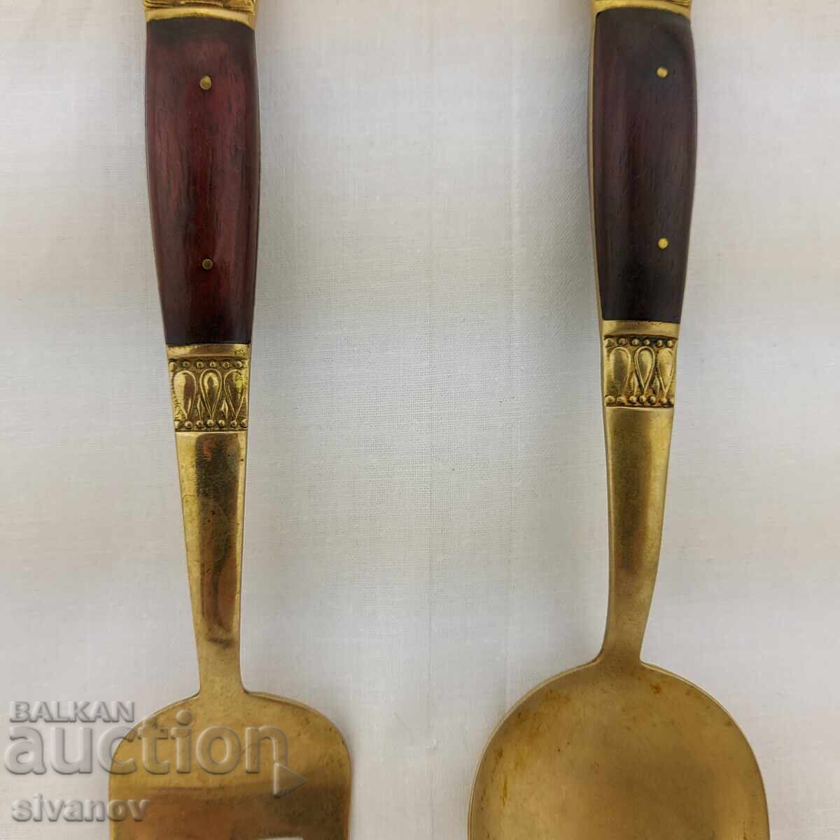 Licitație Set interesant de furculiță și lingură pentru servire #2651 Licitație Set interesant de furculiță și lingură pentru servire #2651