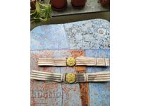 Δύο αξιωματικοί επίσημες ζώνες