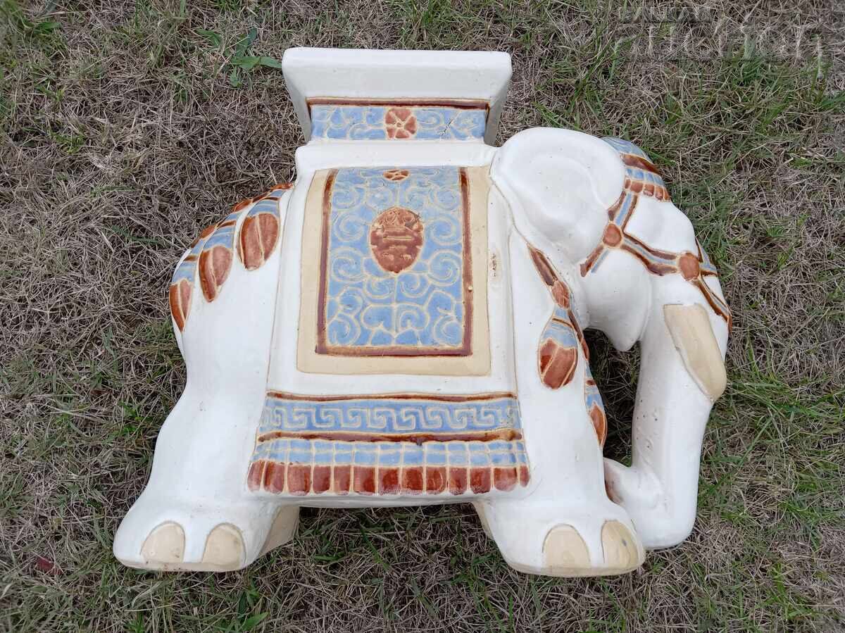 STATUIE URIAȘĂ DE ELEFANT, LUCRARE MANUALĂ STATUIE URIAȘĂ DE ELEFANT, LUCRARE MANUALĂ