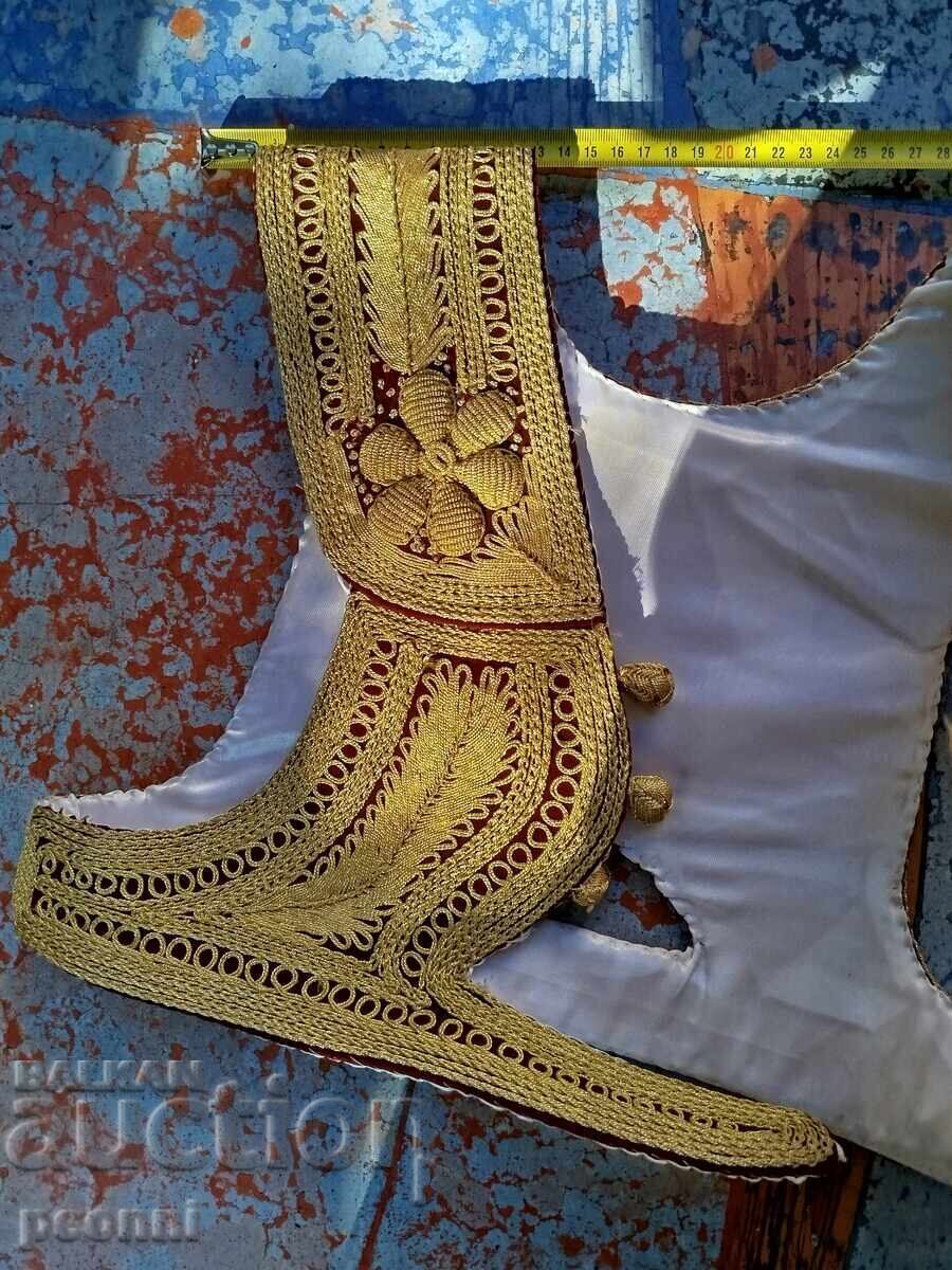 Παράδοση Γιλέκο Σερμέν