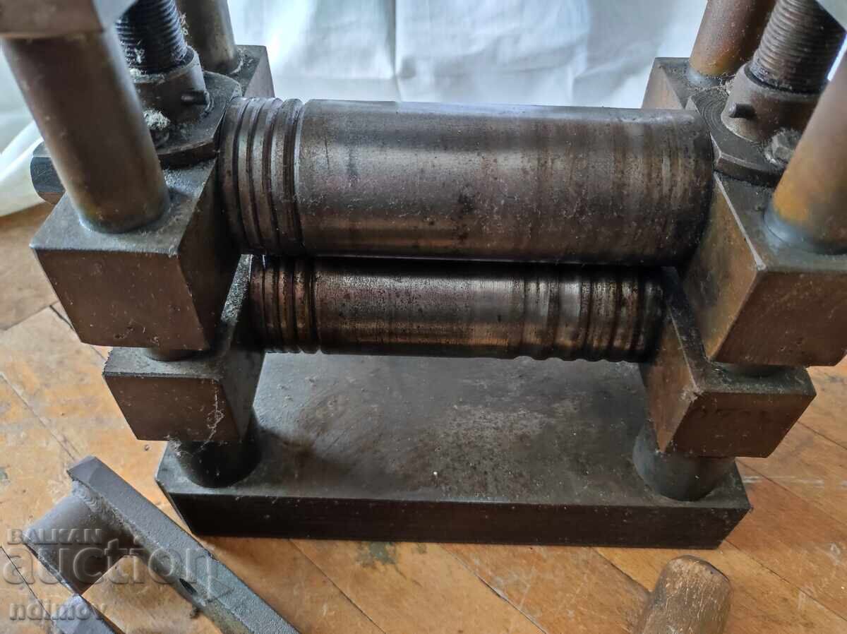 Auction  Goldsmith Jewelry Roll