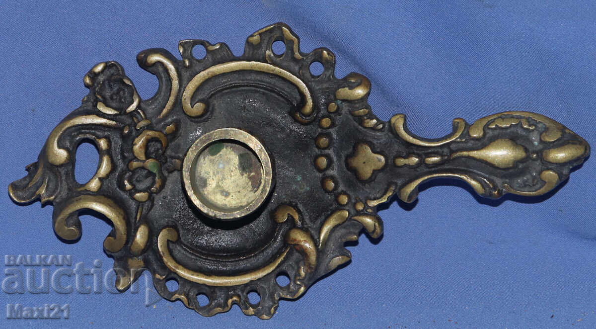 Декоративен бронзов свещник с цена 120.00 лв. | € 61.36