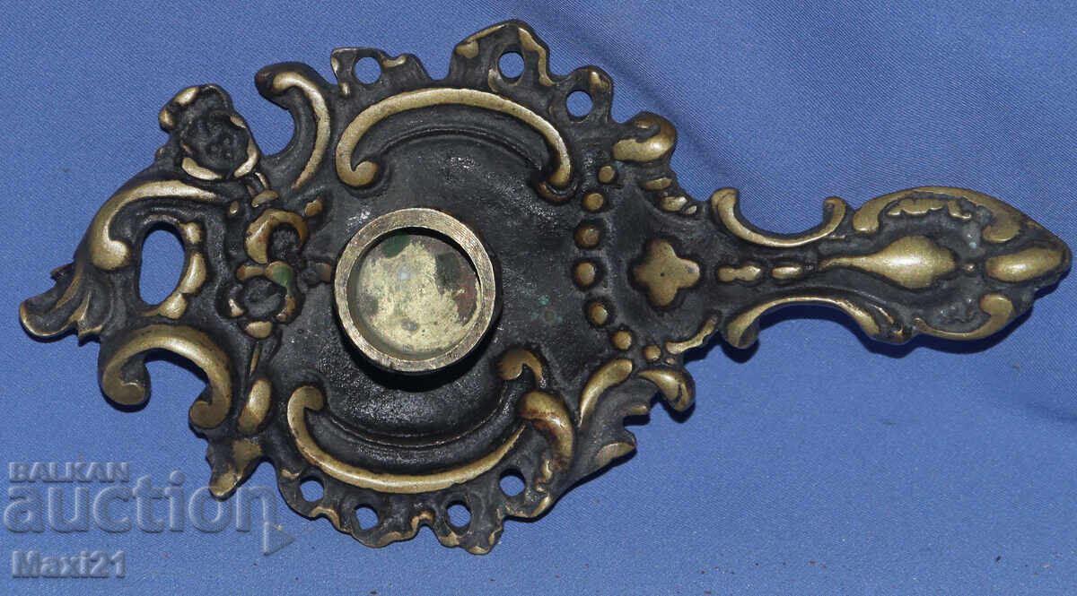 Аукцион Декоративен бронзов свещник