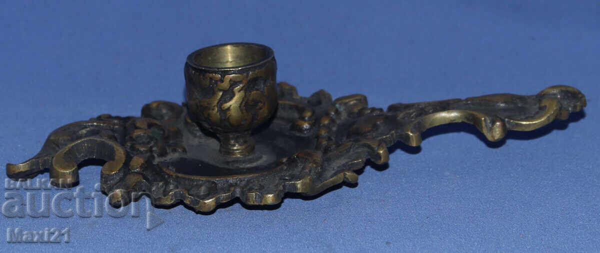 Доставка на Декоративен бронзов свещник