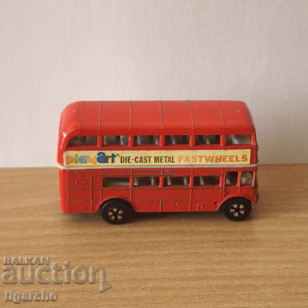 Μεταλλικό παιχνίδι λεωφορείο με τιμή 25.00 BGN | € 12.78 Μεταλλικό παιχνίδι λεωφορείο με τιμή 25.00 BGN | € 12.78