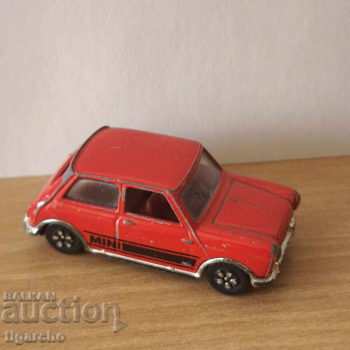 Un cărucior de metal - 7