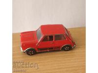 Un cărucior de metal