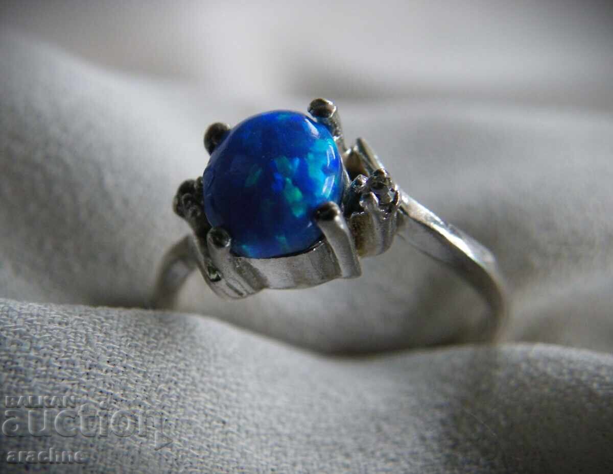 Παράδοση Ασημένιο δαχτυλίδι αντίκα με φυσικό οπάλιο Παράδοση Ασημένιο δαχτυλίδι αντίκα με φυσικό οπάλιο