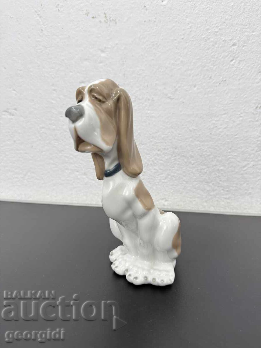 Auction  Porcelain Basset Hound Figure - Lladro - NAO. No. 7493