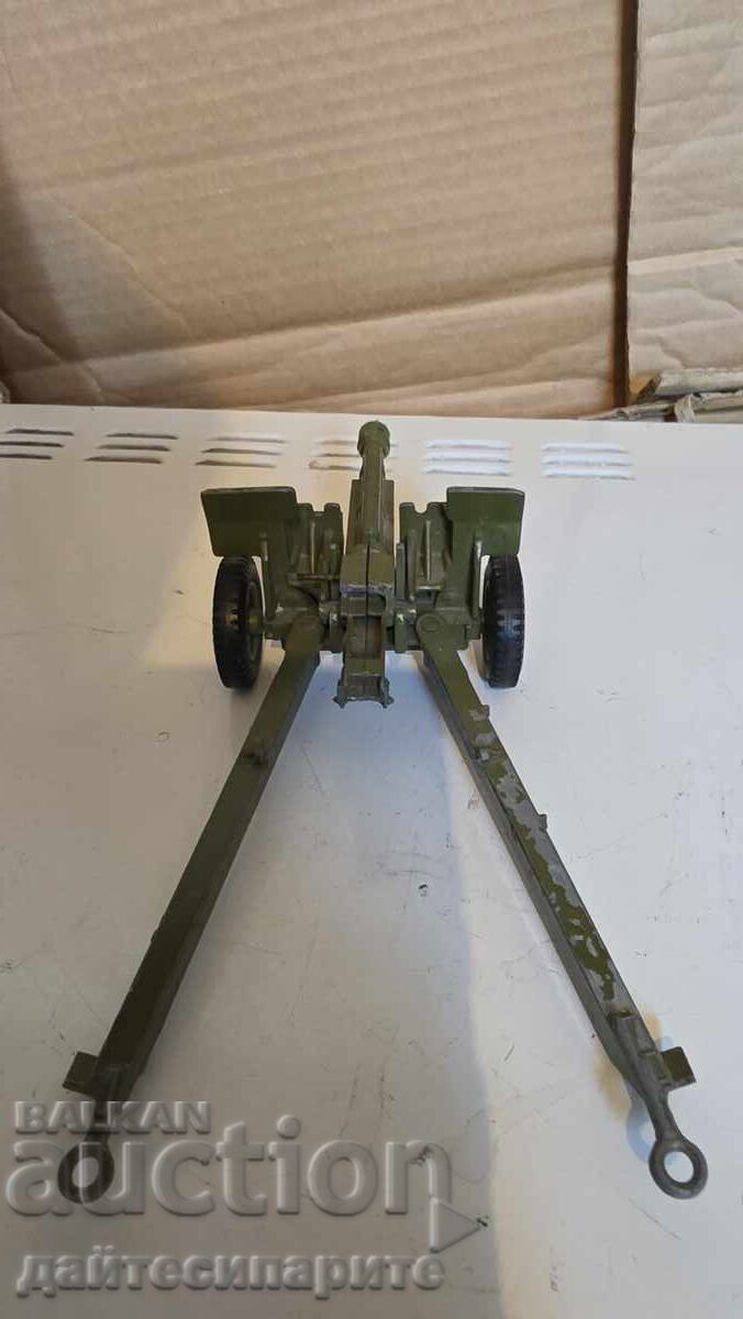 Delivery of Model Howitzer