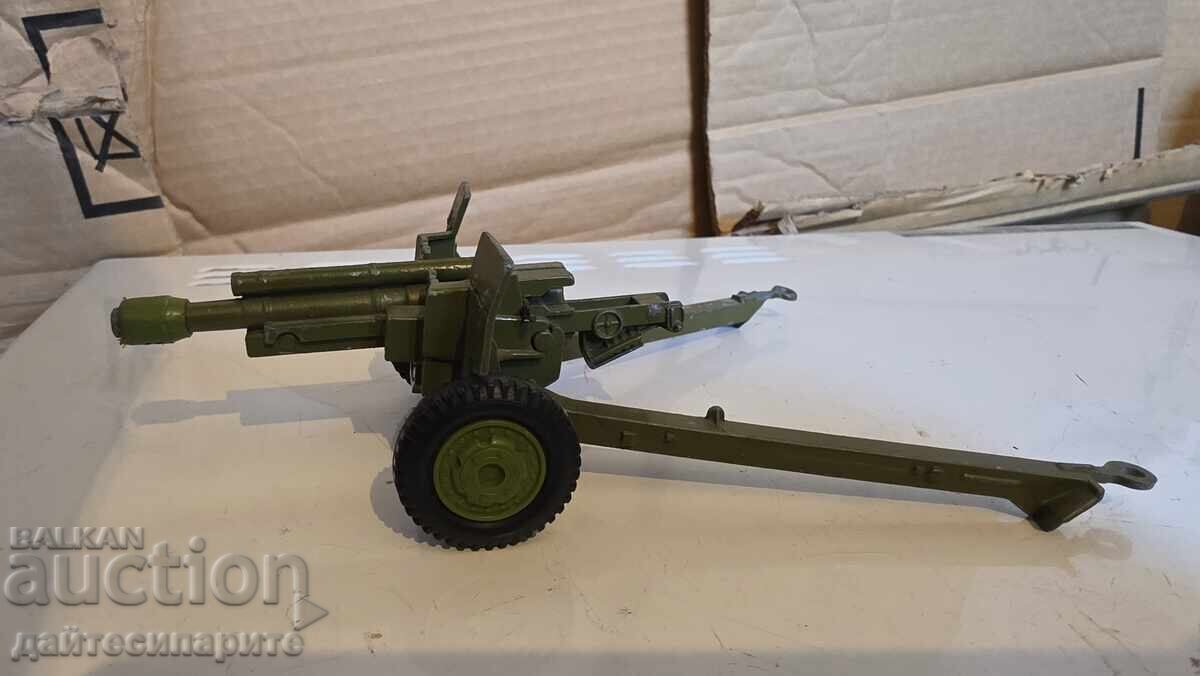 Model Howitzer