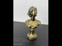 Χάλκινο γλυπτό της Αφροδίτης της Μήλου. №7496