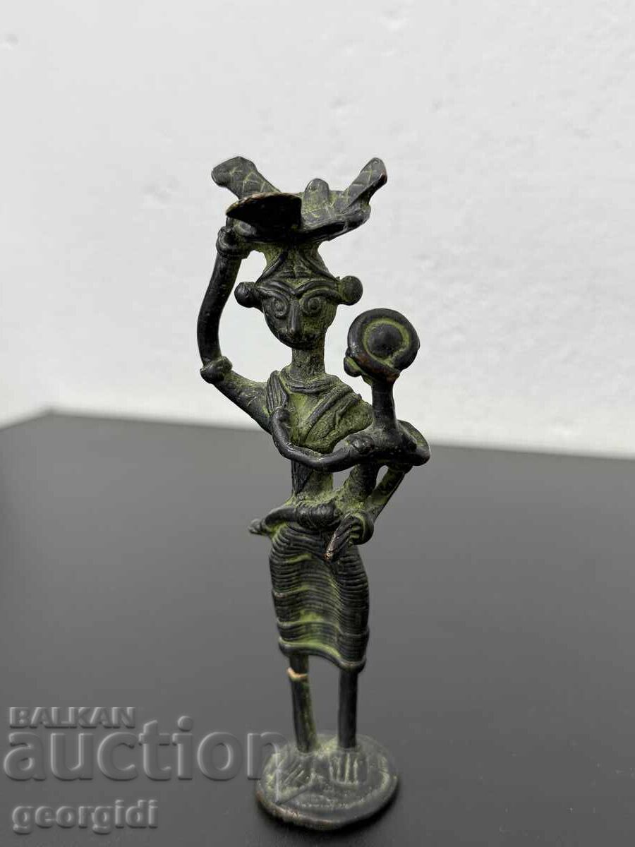 Индийска бронзова племенна фигура. №7497 с цена 80.00 лв. | € 40.90 Индийска бронзова племенна фигура. №7497 с цена 80.00 лв. | € 40.90