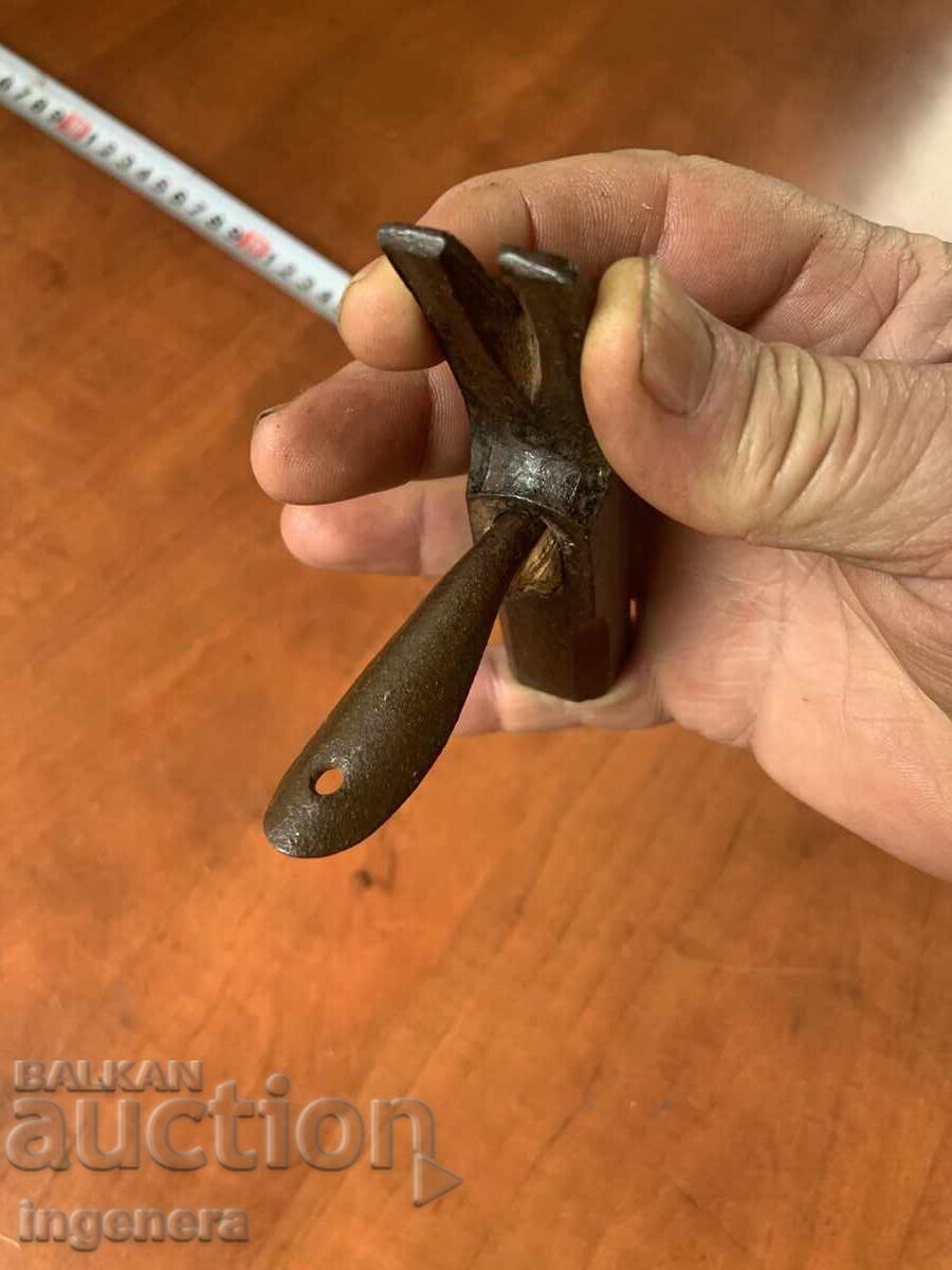 Licitație CIOCAN CIOCĂNEL UNELTĂ VECHE MARCĂ