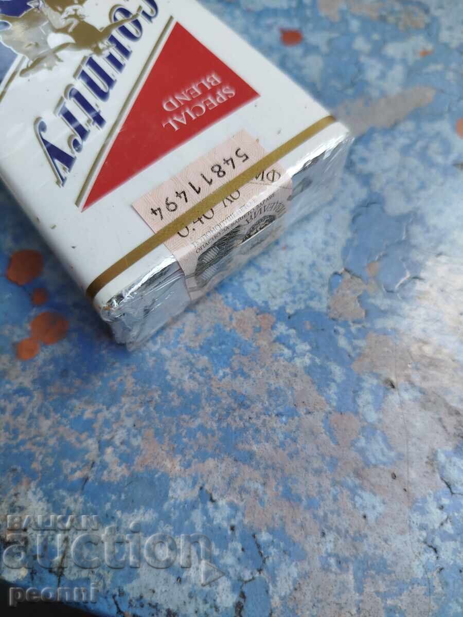 Παλιό κουτί τσιγάρων Country με τιμή 25.00 BGN | € 12.78