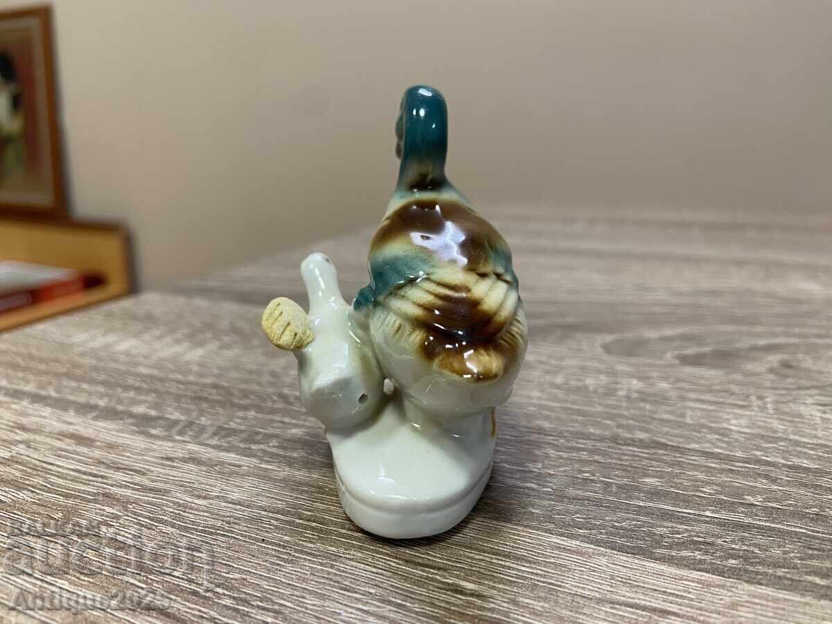 Livrarea Familie de rațe, frumos pictate, porțelan german Livrarea Familie de rațe, frumos pictate, porțelan german