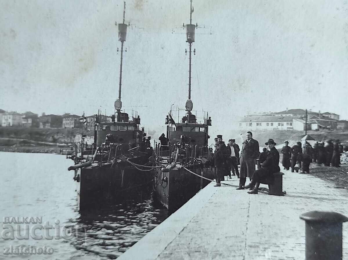 Photograph Kingdom of Bulgaria with price 10.00 BGN | € 5.11 Photograph Kingdom of Bulgaria with price 10.00 BGN | € 5.11