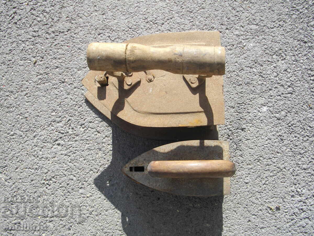 COLECȚIE VECHE DE CĂLCAT FOARTE MARE, DE COLECȚIE cu preț 180.00 BGN | € 92.03