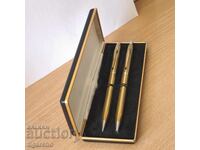 Химикалка и молив