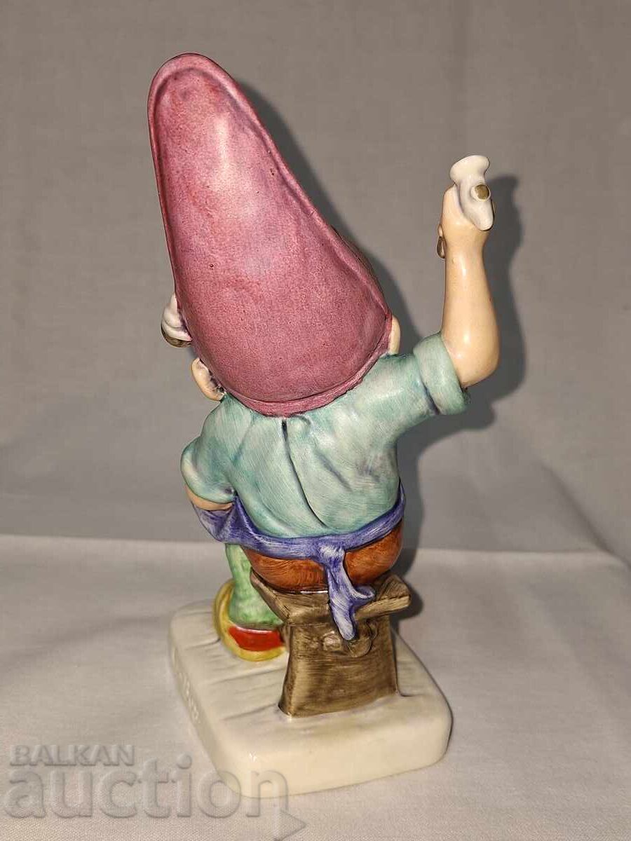 Livrarea Figurină de porțelan--Goebel--W.Germany--1982--Chris--cizmar