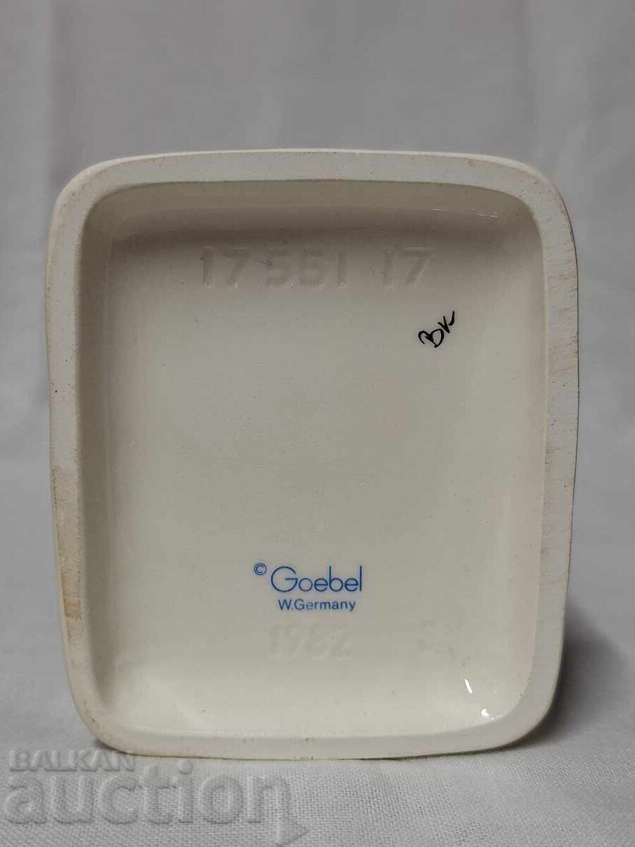 Figurină de porțelan--Goebel--W.Germany--1982--Chris--cizmar - 7