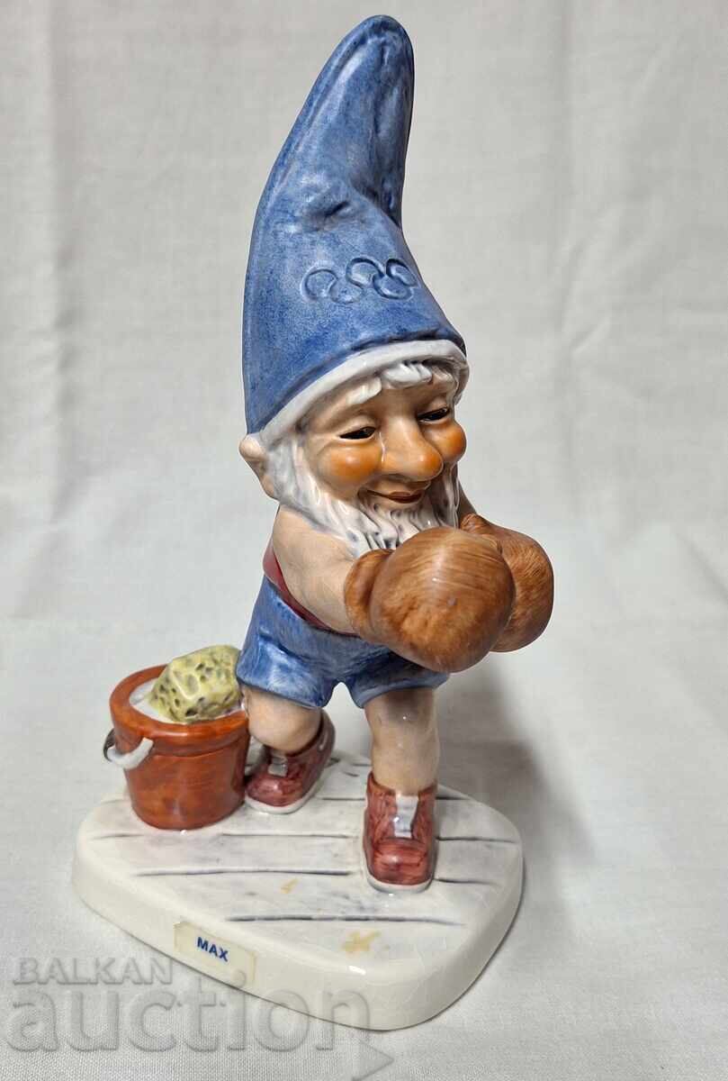 Porcelain figure -- Goebel -- W. Germany -- 1975 -- Max -- Boxer with price 70.00 BGN | € 35.79 Porcelain figure -- Goebel -- W. Germany -- 1975 -- Max -- Boxer with price 70.00 BGN | € 35.79